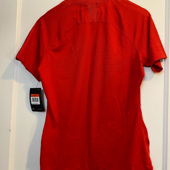 Canada Women’s Soccer Authentic Jersey - Picture 2 of 6